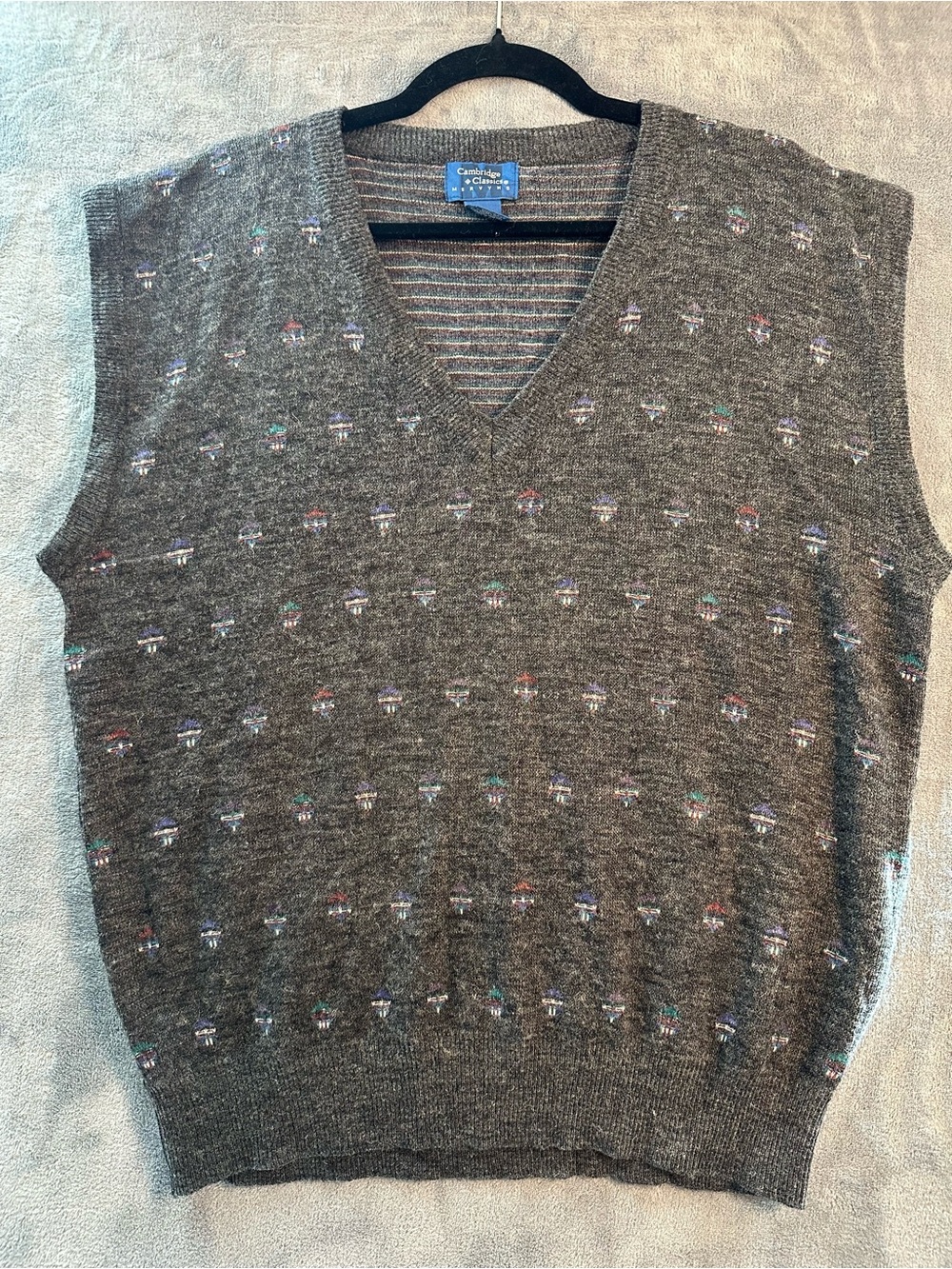 Cambridge Classics Men's Preppy Gray V-Neck Sweater Vest - XL